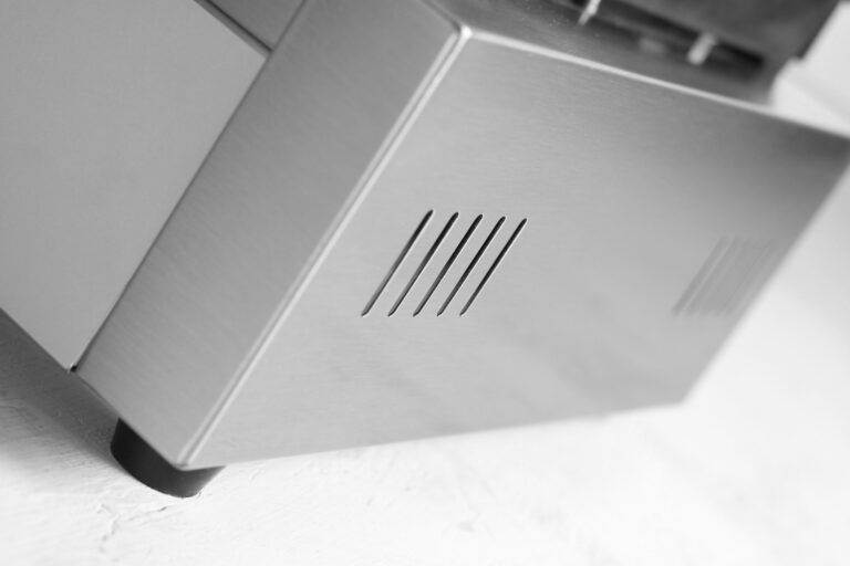 Kontaktgrill "Panini" ülemine ja alumine sooneline, 230V/2200W, 430x370x(H)210mm